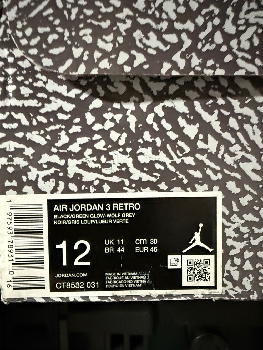 Air Jordan Retro 3 Green Glow- Wolf Grey